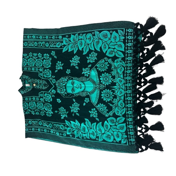 ARTESANIAS SAN MARTIN Green Black Frida Kahlo Poncho Fringe One Size - Picture 11 of 14